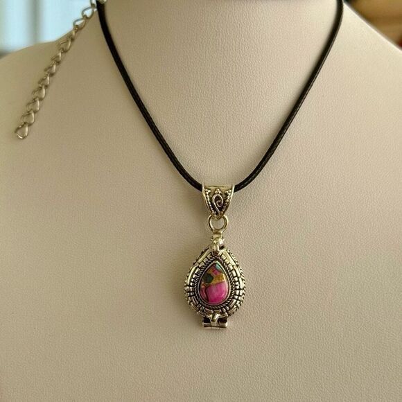Beautiful Kingman Pink Dahlia Turquoise Poison Locket Necklace Southwestern New